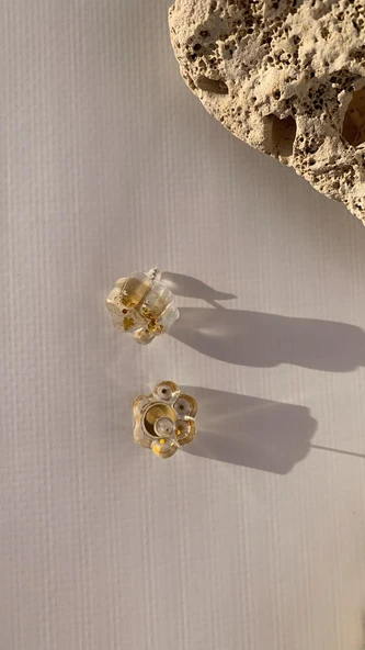 Şeffaf İçinde Gold Glitterli Kedi Köpek Pati Şekil Küpe Gold Aksesuarlı El Yapımı - Resim 6