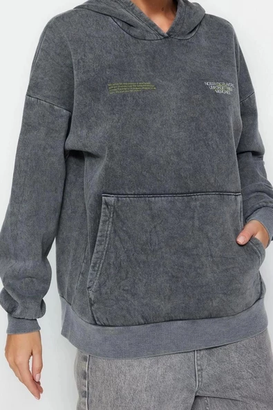 Tarz Bol Kapüşonlu Düşük Kol Uzun Kalın İçi Polarlı Yıkama Efektli Geniş Kalıp Örme Sweatshirt - 2