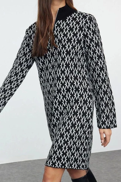 Moda Stil Regular Dik Yaka Mini Boy Triko Geometrik Desenli Elbise