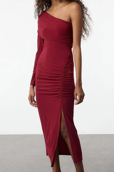 Moda Slim Asimetrik Yaka Maxi Düz Tek Kol Drape Detaylı Yırtmaçlı Vücuda Oturan Esnek Örme Elbise