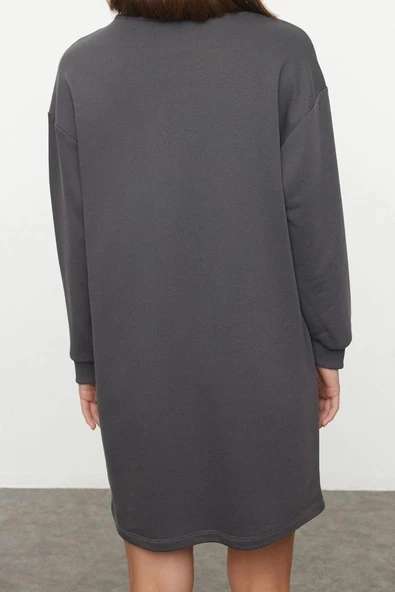 Moda Stil Relaxed Bisiklet Yaka Mini Boy Düz Rahat Kesim Örme Elbise - 5