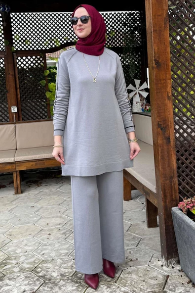 Yıldız Pantolonlu Triko Takım Gri