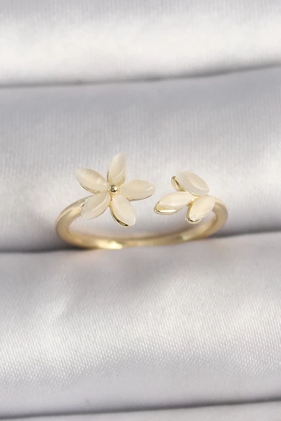 MuI MuI Pirinç Gold Renk Beyaz Mineli Çiçek Model Ayarlanabilir Yüzük