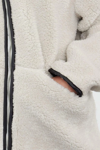 Tasarım Düz Astarlı Yaka Midi Regular Dik Kadın Regular Suni Deri Detaylı Peluş Mont - 2
