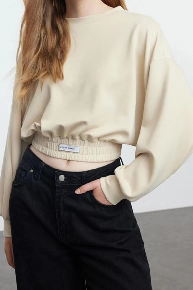 Oversize Dik Yaka Düşük Kol Crop Rahat Kalıp Yumuşak Tuşeli Crop Etiket Örme Sweatshirt