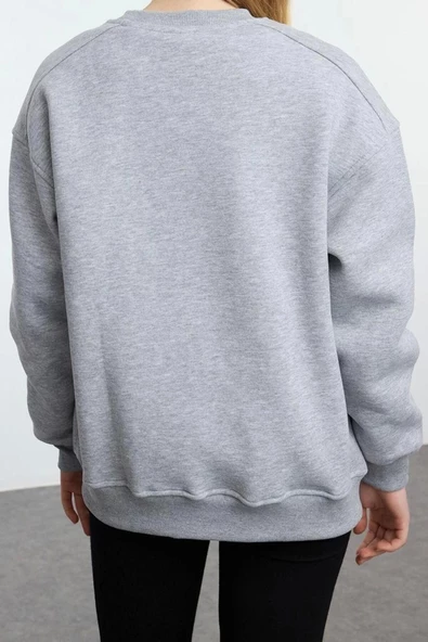 Oversize Bisiklet Yaka Düşük Kol Uzun Slogan Nakışlı Kalıp Kalın İçi Polarlı Örme Sweatshirt - 4