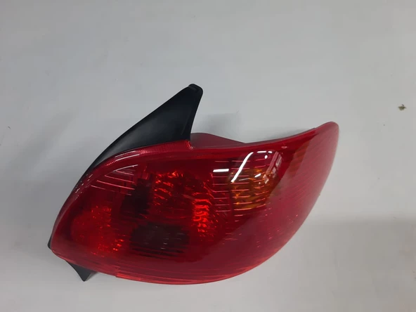 Orjinal Parça Peugeot 206 Stop Lambası Sağ yolcu tarafı şeffaf çizgili desen markası VALEO 8817 orjinal markadır - 5