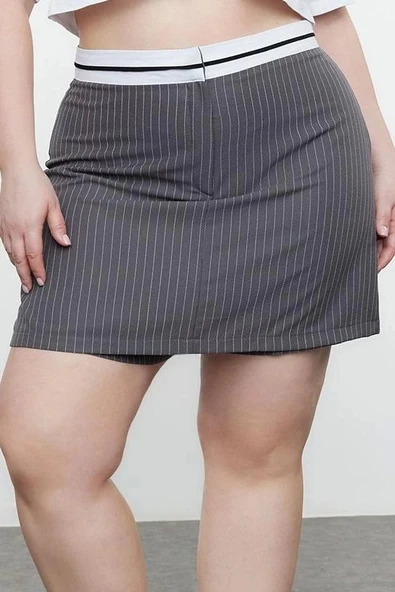 Büyük Beden Moda Dokuma Yüksek Bel Dar Paça Şık Bel Kemer Detaylı Mini Çizgili Dokuma Şort Etek - 2