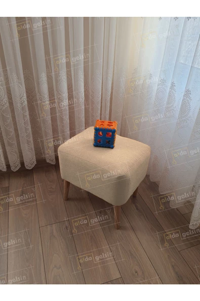 Lüks Oval Parrot Puf Ahşap Ayak ürün görseli