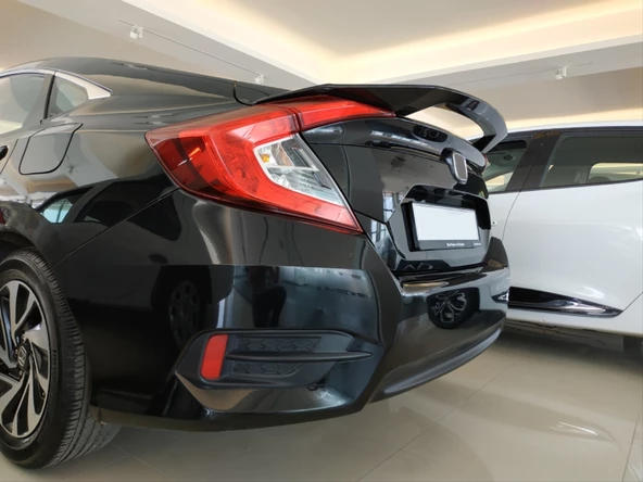 CIVIC FC5 IÇIN UYUMLU V STYLE SPOILER - PIANO BLACK - 4