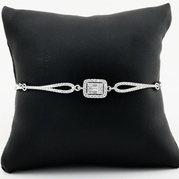 Şık Pırlanta Tasarımlı 925 Ayar Gümüş Bileklik ürün görseli 1