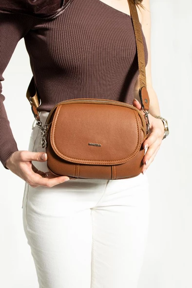 Kadın Postacı Çanta 24*19 Cm Suni Deri Çapraz Askılı Omuz Çantası Mega Çanta Kapaklı Model - 9