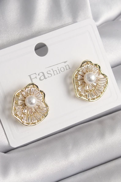 Pirinç Gold Renk Zirkon Taşlı Çiçek Model İnci Detay Kadın Küpe - TJ-BKP9973