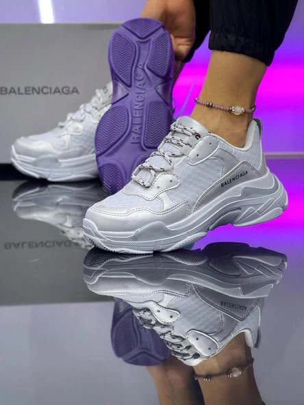 BALENCİAGA TRİPLE S ürün görseli