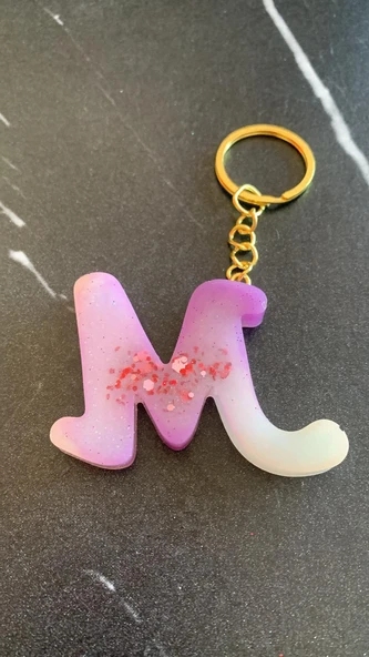 M Harfi Gökkuşağı Renkleri Kırmızı Sim Süsleme Anahtarlık Gold Aksesuarlı El Yapımı Epoksi - 3