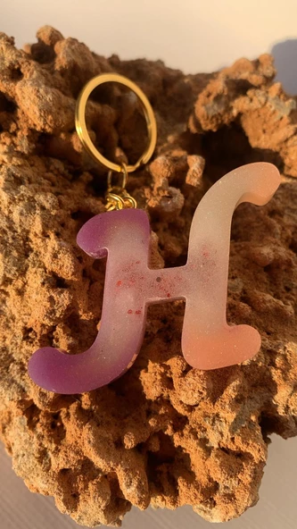 H Harfi Gökkuşağı Renkleri Kırmızı Sim Süsleme Anahtarlık Gold Aksesuarlı El Yapımı Epoksi - Resim 2