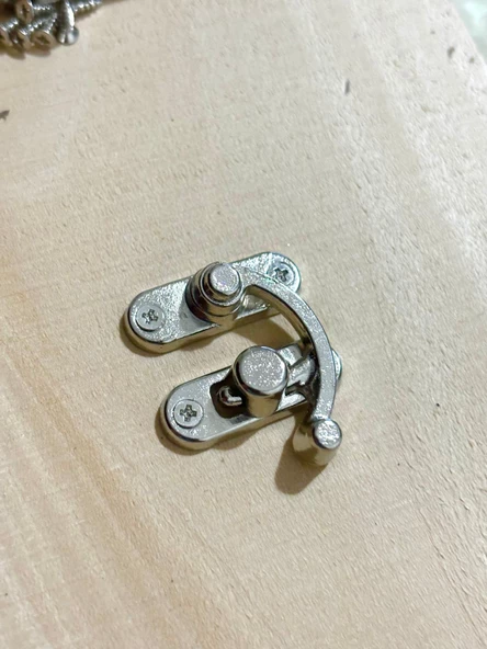 Orta Boy 2 Adet Yay Gözü Kancalı Kilit 28x33 mm Kutu Kilit Nikel