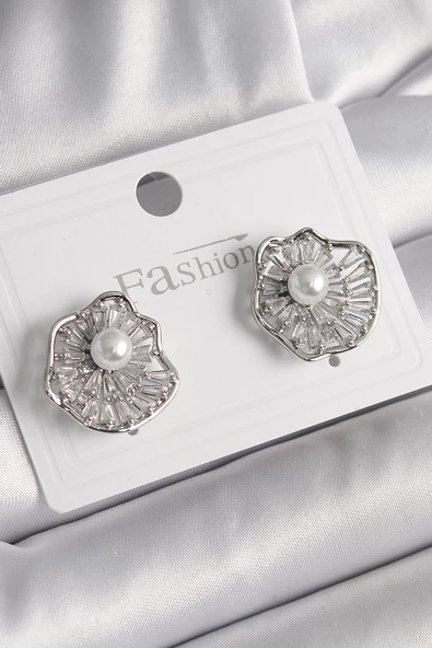 Pirinç Gümüş Renk Zirkon Taşlı Çiçek Model İnci Detay Kadın Küpe - EBJ250113W30496 ürün görseli