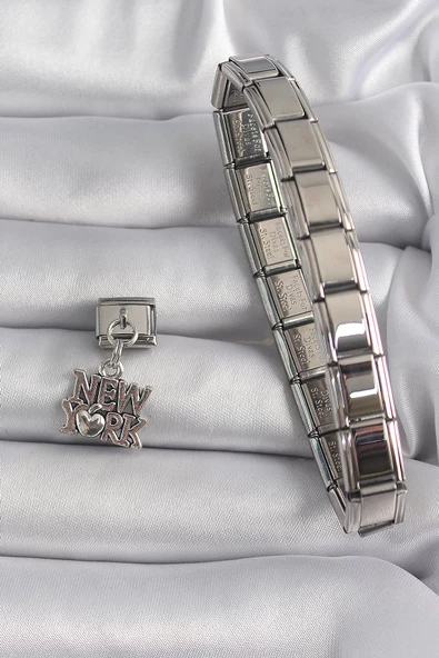 Gümüş Renk Sallantı New York Yazı Model Nomination Charm - EBJ250113W30343 - Resim 2
