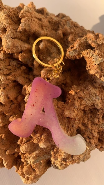 A Harfi Gökkuşağı Renkleri Kırmızı Sim Süsleme Anahtarlık Gold Aksesuarlı El Yapımı Epoksi - Resim 2