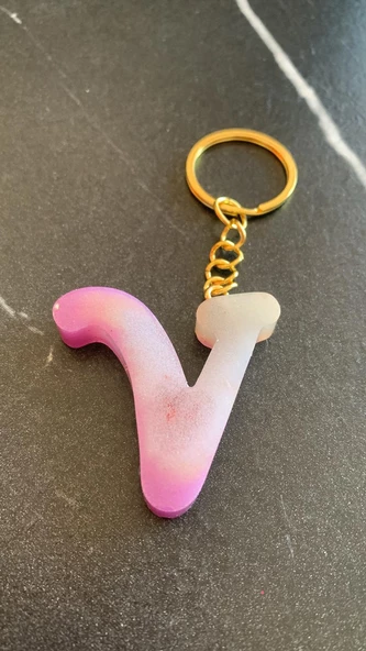 V Harfi Gökkuşağı Renkleri Kırmızı Sim Süsleme Anahtarlık Gold Aksesuarlı El Yapımı Epoksi - 8