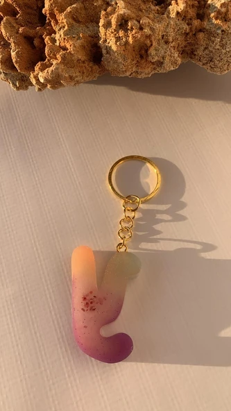 Y Harfi Gökkuşağı Renkleri Kırmızı Sim Süsleme Anahtarlık Gold Aksesuarlı El Yapımı Epoksi