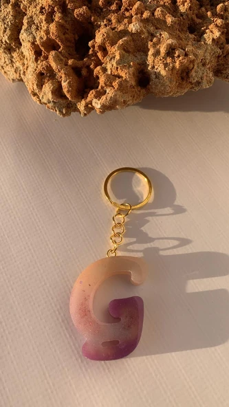 G Harfi Gökkuşağı Renkleri Kırmızı Sim Süsleme Anahtarlık Gold Aksesuarlı El Yapımı Epoksi - Resim 7