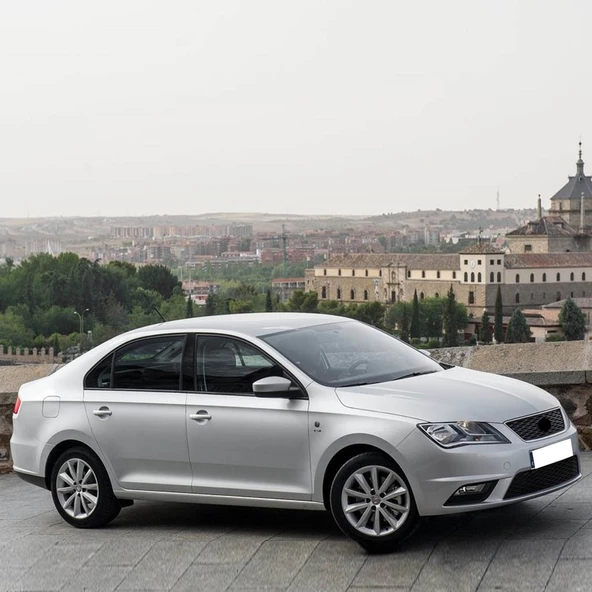 Seat Toledo 2016-2019 Şifreli Bijon Kapağı Siyah 4 Adet 4M0601173C - 2