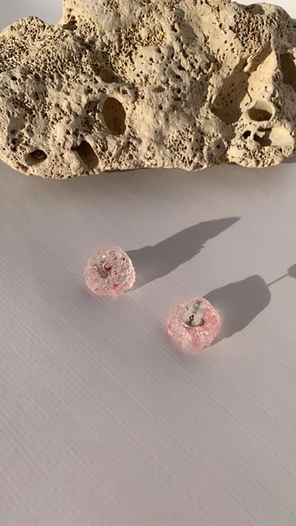 Açık Pembe Renkli Pembe Glitter Süsleme Kristal Şekil Gümüş Aksesuar Epoksi Küpe El Yapımı Hediyelik - Resim 2