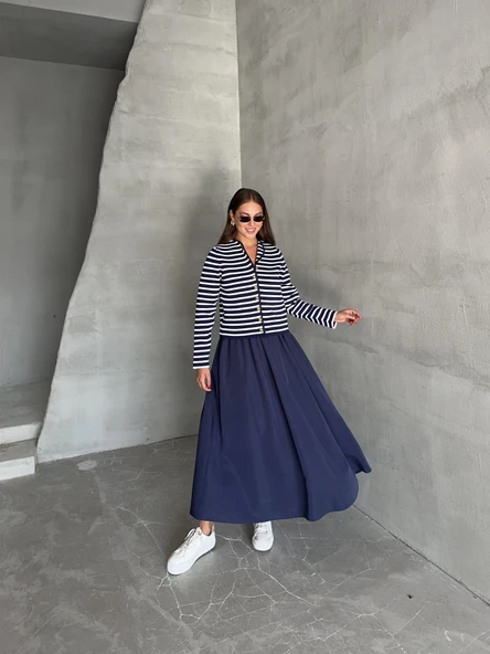 Lacivert-Ekru Yakasız Çizgi Desenli Gold Düğmeli Hırka - Resim 8