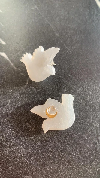 Sedefli Parlak Beyaz Renkli Güvercin Şekil Gold Aksesuarlı Epoksi Küpe El Yapımı Hediyelik - 4