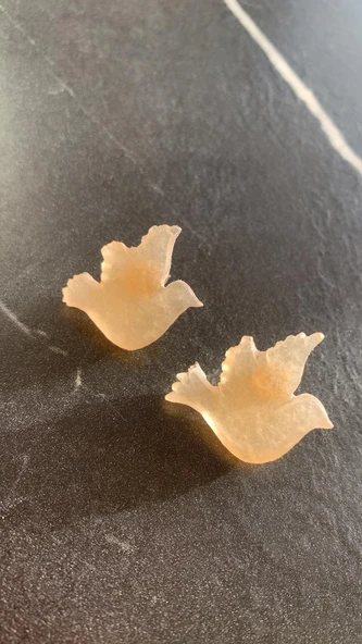 Sedefli Parlak Turuncu Renkli Güvercin Şekil Gold Aksesuarlı Epoksi Küpe El Yapımı Hediyelik - Resim 3