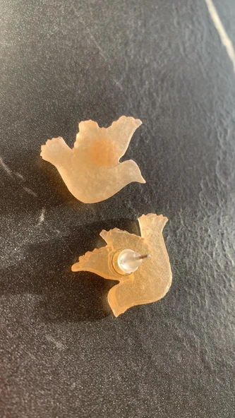 Sedefli Parlak Turuncu Renkli Güvercin Şekil Gold Aksesuarlı Epoksi Küpe El Yapımı Hediyelik - Resim 4