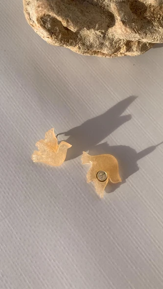 Sedefli Parlak Turuncu Renkli Güvercin Şekil Gold Aksesuarlı Epoksi Küpe El Yapımı Hediyelik - Resim 2