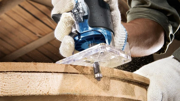 Bosch GKF 550 Freze - 4