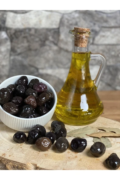 Siyah Iri Gemlik Zeytin 500 Gr.