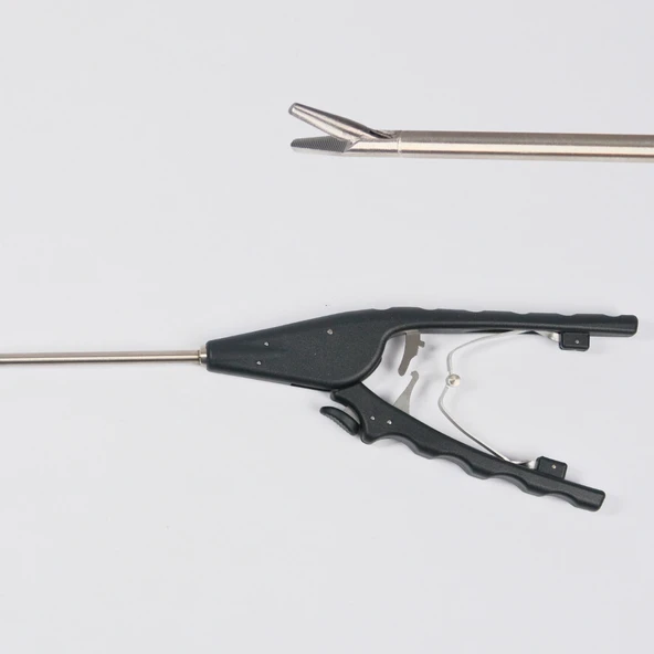 Laparoskopik Düz Needle Holder - Plastik Saplı - PraticMed - 2