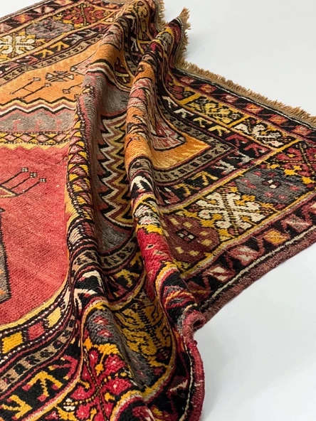 112 x 167 cm Yıkanabilir  Küçük Boy Sarı tonları olan El Dokuma Uşak Kilimi - 4