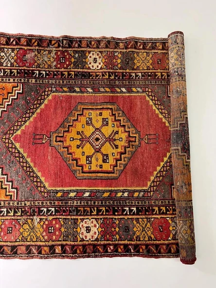 112 x 167 cm Yıkanabilir  Küçük Boy Sarı tonları olan El Dokuma Uşak Kilimi - 7