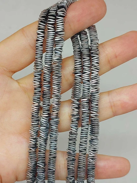 Hematit Taşı Kare Şekilli 1*4mm Dizi (56050) ürün görseli