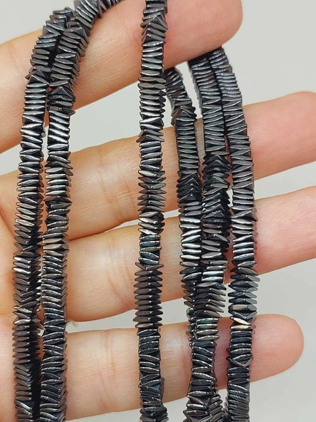 Hematit Taşı Kare Şekilli 1*4mm Dizi (56052)