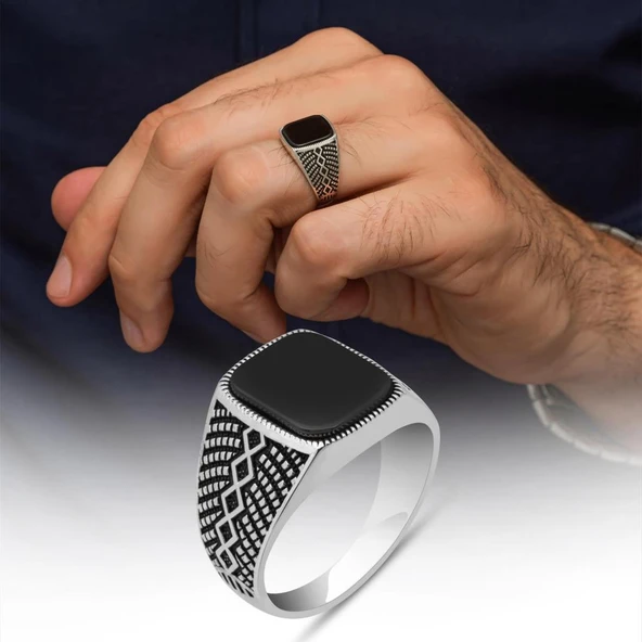 Siyah Oniks Taşlı Kare Tasarım 925 Gümüş Yüzük ürün görseli 1