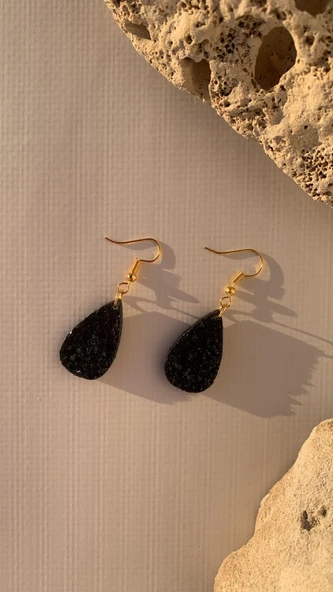 Tırtıklı Kristal Desenli Parlak Siyah Renk Gold Aksesuar Büyük Boy Damla Şekil Epoksi Küpe El Yapımı - Resim 2