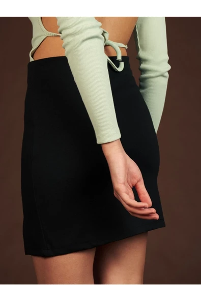 AMBAR Tek Taraf Yırtmaçlı Mini Etek - 2