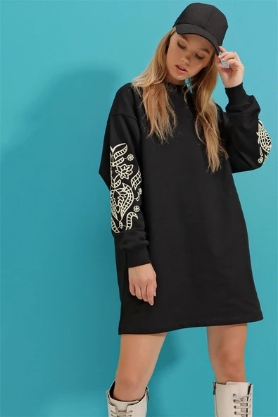 Trend Alaçatı Stili Kadın Siyah Kolu Nakış Baskılı Sweat Elbise ALC-X3095 - 3