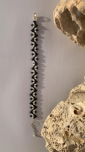 Siyah Beyaz Renkli Boncuk Zikzak Desenli Miyoki Bileklik El Yapımı Hediyelik - 3