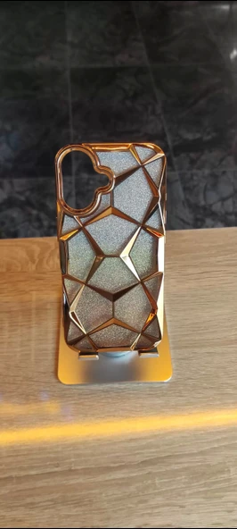 İPhone 16 Uyumlu Taşlı Baklava Desenli Karbon Kapak Hologramlı Darbe Korumalı Kılıf - 2