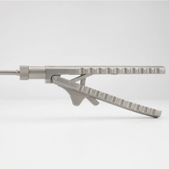 Laparoskopik Sağ El Needle Holder - Metal Saplı - PraticMed - 2