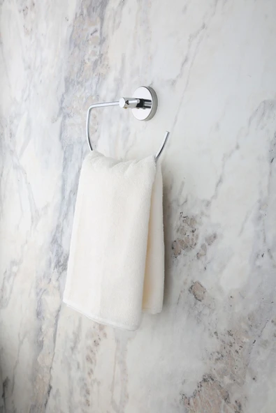 Modern Krom Yarım Daire G Havluluk, Parlak Krom Kaplama, Dayanıklı Metal Havlu Askılığı Yapışkanlı