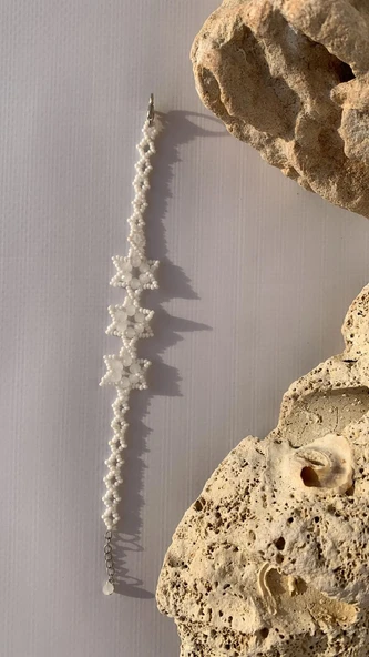 Mat Beyaz Ve Parlak Beyaz Renkli Yıldız Desenli Miyoki Boncuk Bileklik El Yapımı Hediyelik - 6